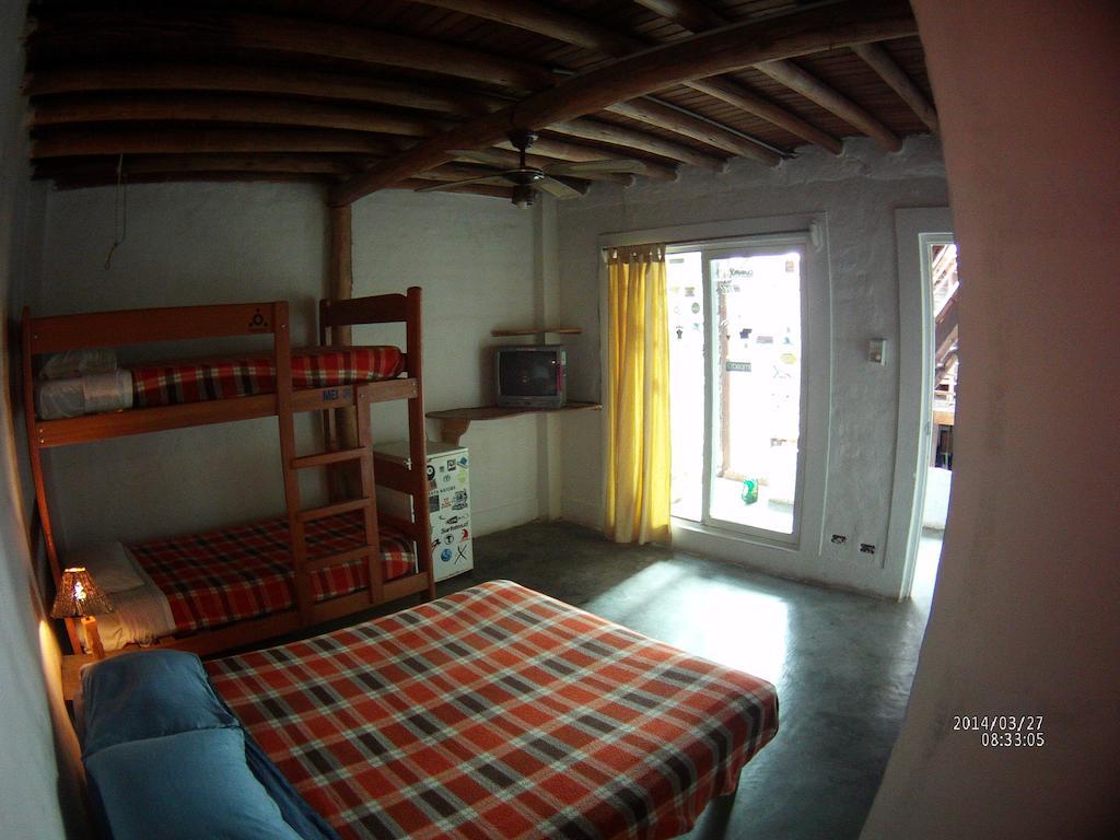 Hostel Tio Richi Surfcamp Punta Hermosa Zimmer foto